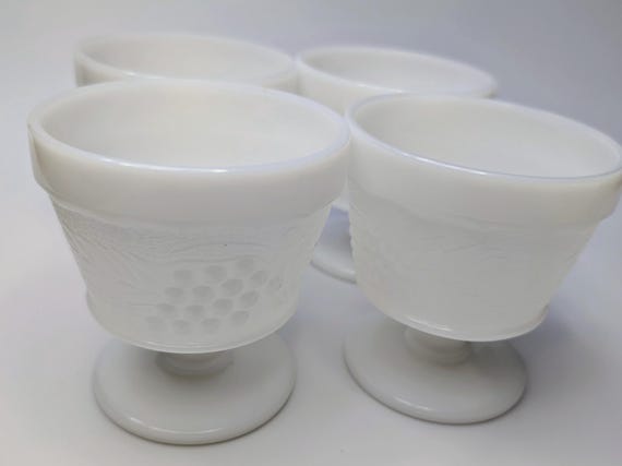 Vintage - Set of 4 Bowls / Dessert Cups / Sherbet - Grape and Vines - Milk Glass - Measures: 3'' Tall X 4.5'' Diameter