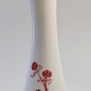 Vtg - Hazel Atlas - Flower pot / vase - White and red design - Milk Glass - 9&#39;&#39; high - vintage