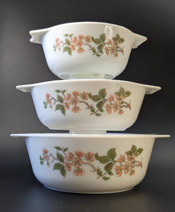 Vintage - Set of 3 Stackable Cooking Bowls from Pyrex, Cherry Blossom Patterns - white glass