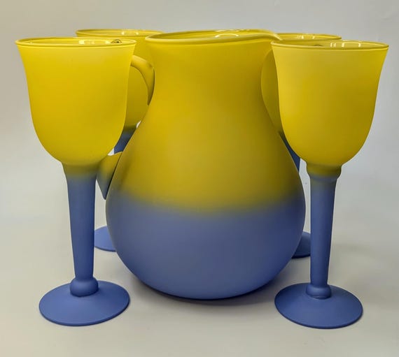 Stunning Set of Pitcher and 4 Blown Glass Cups from Mexico - Verres-9'' / Coupes-9.25''Tall