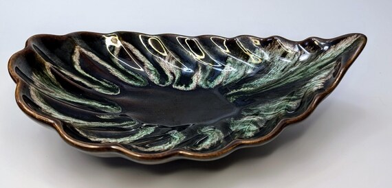 Vintage - Catchall / Candy Dish - Beauware Pottery - No1166 - 10''long x 6'' Tall