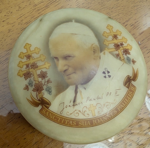 Vintage Pope John Paul II trinket - Alabaster - Measuring 3.5'' Diameter