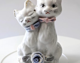 Vintage Figurine of 2 White Cats with Porcelain Flower - 4''Tall