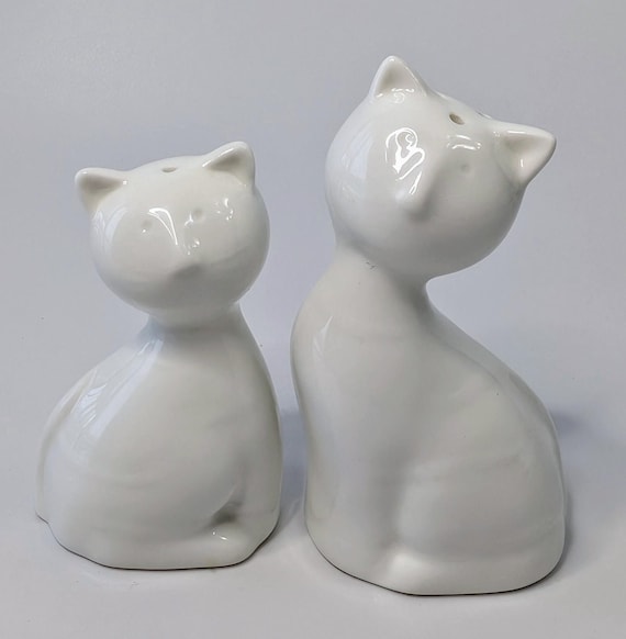 Cute Salt & Pepper Shakers - White Cats - 3.5''tallest