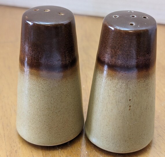 Vintage - Salt and Pepper Set / Salt and Pepper Shakers - Poterie de Beauce - Brown - 4.5'' Tall