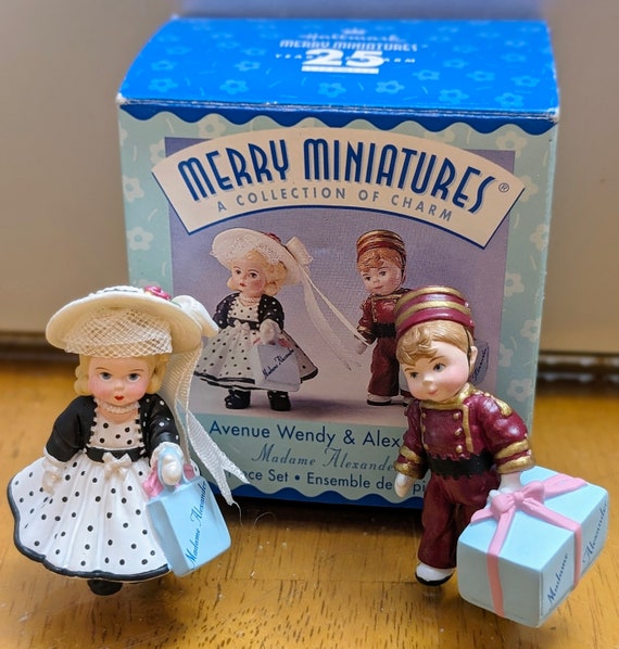 Vintage 1995 - Collectible Mini Figurine by HALLMART - Wendy & Alex- 1.5'' Tall with Original Box
