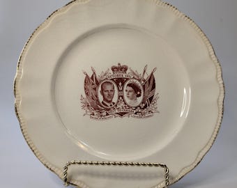 Vintage 1951 Royal Visit Canada Plate, Queen Elizabeth, 22k Gold