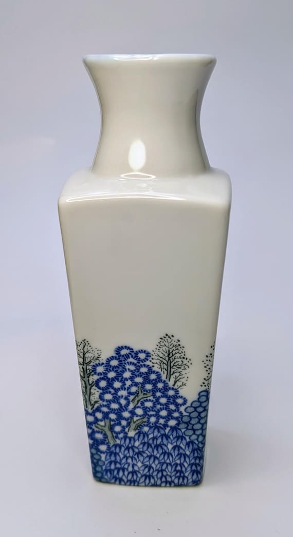 Vintage - Ceramic Vase - Marked Japan - Measures 7''Tall