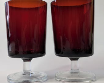 Vintage - Vaso Luminarc - Cavalier - Francia - Juego de 2 vasos - Rubí - 5,25'' alto x 3'' diámetro.