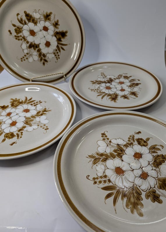 Vintage - Set of 4 Plates - Stoneware - Mountain Wood - Japan - 11'' Tall Diameter