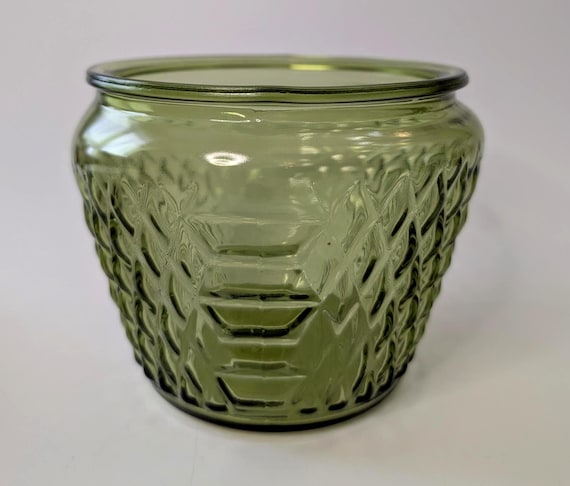 Vintage - Avocado Green Glass Bowl - Diamond Point Pattern - in excellent condition - 5'' diameter x 4.25'' high