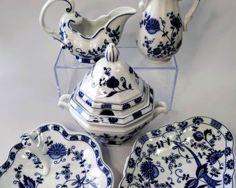 Magnifico set da 6 pezzi in porcellana fine Blue Onion Vienna Woods, perfetto come servizio da tavola.