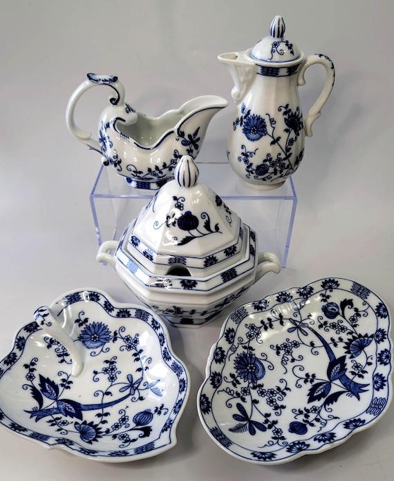 Superb Lot of 6 Pieces - Blue Onion - Vienna Woods - Fine China - serving dishes