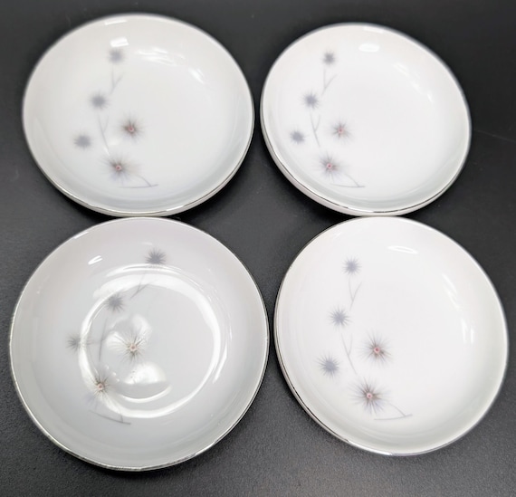 Vintage - Set of 4 Small Butter Plates - Porcelain - Starburst Style - Marked: Creative Japan - Measure 3.5'' in diameter