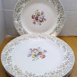 Vintage - Set of 5 plates from French Saxon China Company with 22k gilding - 7&#39;&#39; diam.