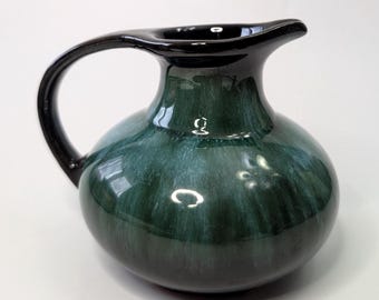 Vintage - Pottery Creamer - Blue Mountain Potery - BMP - Canada