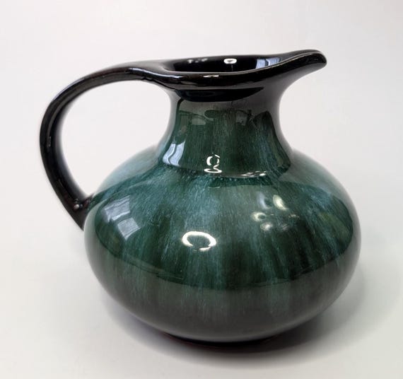 Vintage - Pottery Creamer - Blue Mountain Potery - BMP - Canada