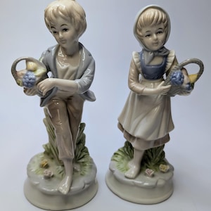 Vintage - Porcelain Couple Figurine / Basket of Flowers - Hand Painted - 7&#39;&#39;Tall