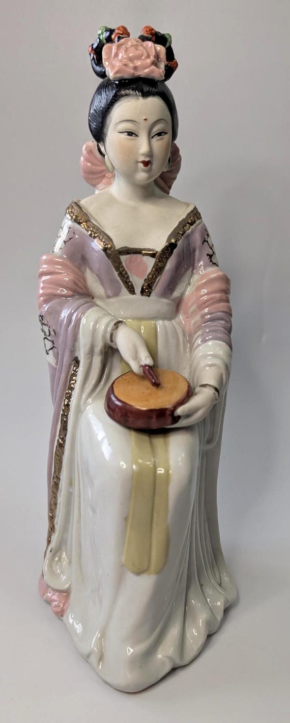 Vintage - Geisha - Chinese / Japanese musician in porcelain - pink / lilac kimono - measures 10.25'' high