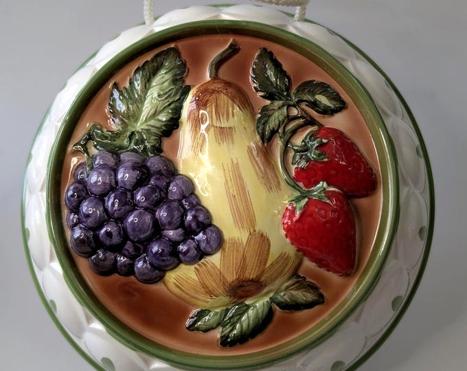 Vtg - Decorative Wall Fruit Basket - Japan - 9'' diameter - Vintage