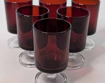 Vintage - Vaso Luminarc - Cavalier - Francia - Juego de 6 vasos - Rubí - 3'' alto x 1,5'' diámetro.