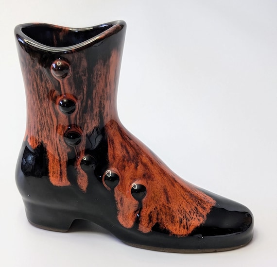 Vintage - Shoe / Pottery Shoe - Canadian Canuck Pottery - 5'' Tall x 5'' Long