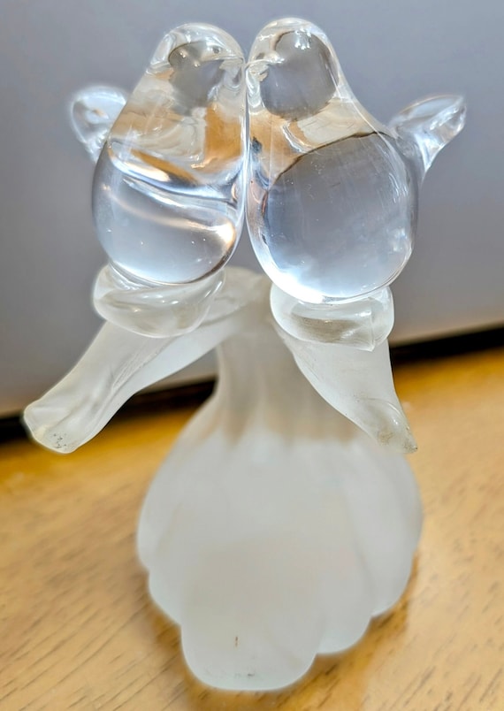 Vintage Little Birds Glass / Crystal Measuring 4.5'' Tall