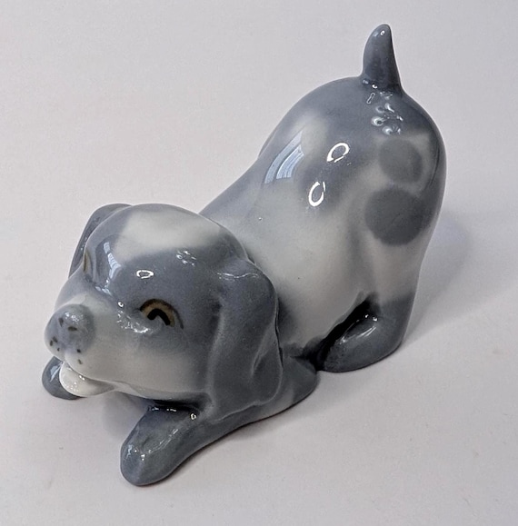 Vintage - Porcelain figurine Dog - - Spain - Casades - 5''long x 4''wide