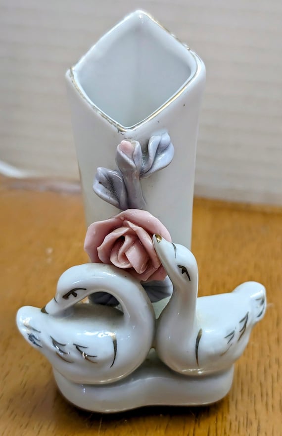 Cute Little Flower and Swan Diamond Shaped Vase - Measures 3.75"