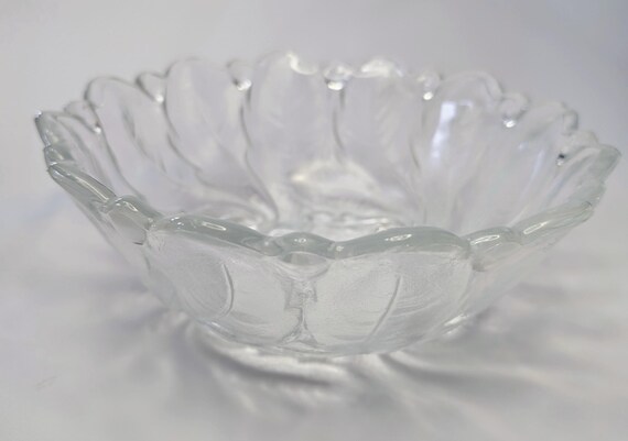 Vintage - Large Indiana Glass Bowl with Wild Rose Pattern - Measures 9'' Diameter x 3'' Tall