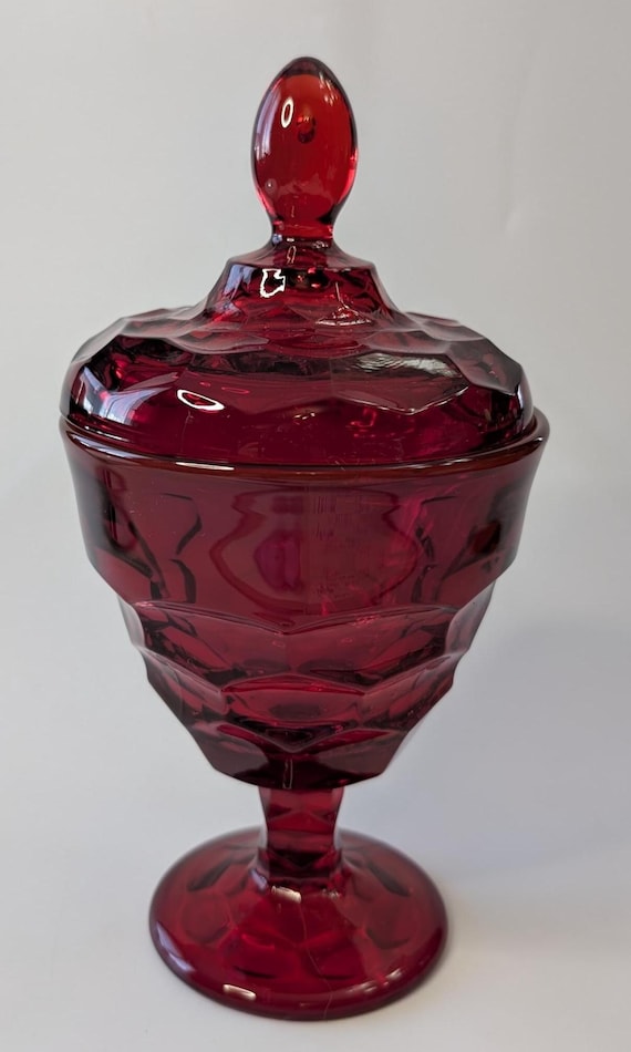 Vintage - Vase with glass lid - Viking Glass - Ruby - measures 9'' high x 4.5'' diameter.