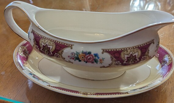 Vintage - Gravy Pot - J.G. Meakin England - porcelain - 6.5''long