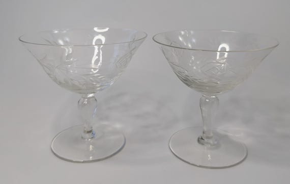 Vintage - Pair of Glasses / Stemmed Cocktail Cups - Wine - Etched Glass - 4'' High x 4'' Wide