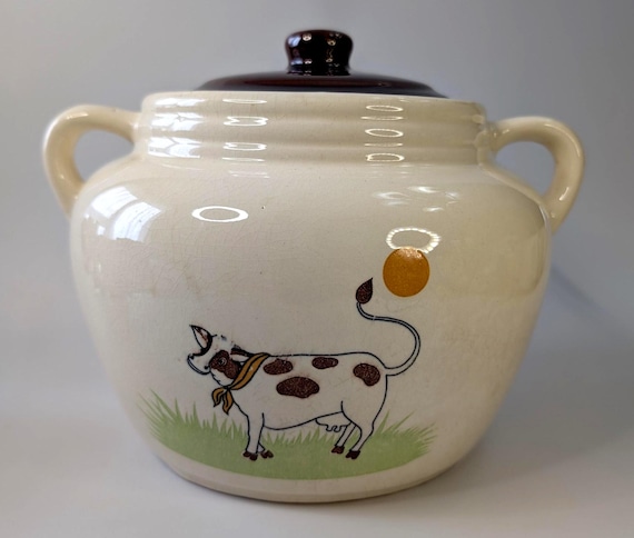 Vintage - Bean Jar - Pottery - beige - earthenware - marked Taiwan - Cow