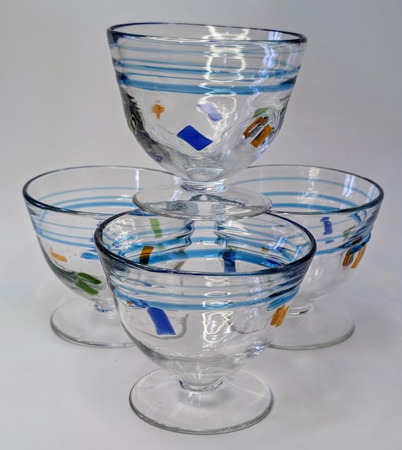 Vintage - Set of 4 Bowls - Hand Blown and fused glass - 4''Tall x 4''Diameter