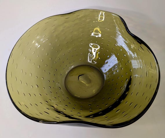 Vintage - Serving bowl with folded edges - glass - green - 10.25'' diameter