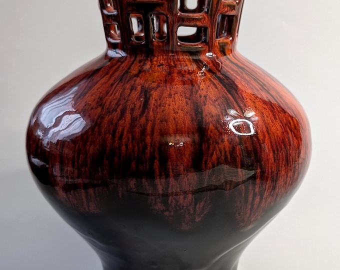 Vintage - Stunning Evangeline pottery vase - openwork - 8.5'' tall - vintage