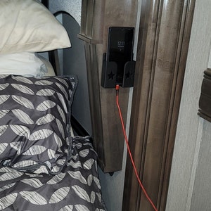 RV bedroom Cellphone holder