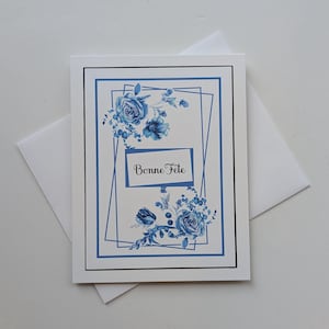 Bonne Fête – Carte de fête sans texte – Carte florale avec fleurs bleues – Fait main pour femme ou pour elle – Avec enveloppe blanche