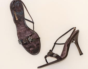 Zapatos de tacón con tiras adornadas de Roberto Cavalli