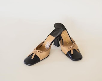 Vintage Chanel Black & Tan Cap Toe Mules / Classic Chanel Heeled Slides IT 37