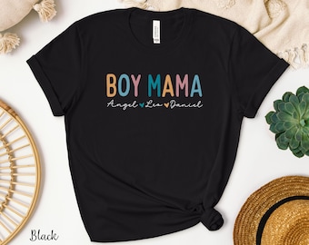 Junge Mama Shirt mit Kindernamen Benutzerdefinierte Mama Shirt Mama von Jungen T-Shirt Personalisiertes Mama Tshirt Muttertagsgeschenk Neuer Junge Mama Geschenk Sohn Mama Shirt