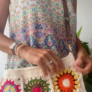Patrón a crochet de Cartera Reina Leticia en español ( video tutorial y pdf)