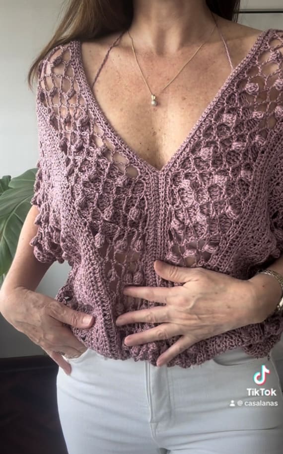 Video Tutorial en espanol de Blusa calada lavanda a crochet talla M holgada