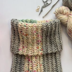 Crochet pattern to make a ribbed turtleneck (with English subtitles)