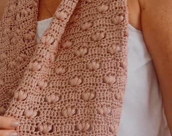 Crochet pattern for a Flowers scarf (step-by-step video tutorial and PDF in Spanish)