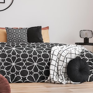 Chic Abstract Microfiber Duvet Cover | Black and White Pattern | Modern Home Bedding | Cozy Bedroom Essential | Gift For All