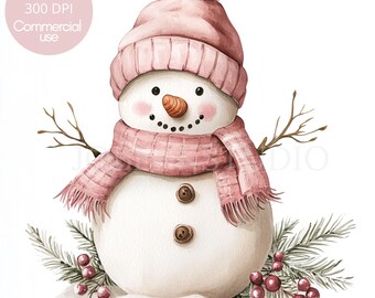 Puede incluir: Una ilustración de acuarela de un muñeco de nieve con un gorro y una bufanda de punto rosa. El muñeco de nieve tiene una nariz de zanahoria, ojos negros y una sonrisa feliz. El muñeco de nieve está rodeado de ramas de pino verdes con bayas rojas.