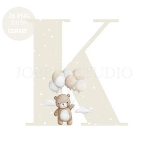Puede incluir: Ilustración en acuarela de un oso de peluche sosteniendo globos, con la letra "K" en el fondo. El oso es de color marrón claro, y los globos son blancos y beige. El fondo es beige con pequeños corazones blancos. Texto en la esquina superior izquierda: "26 PNG 300 DPI CLIPART".