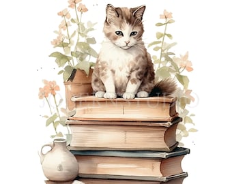 Könnte beinhalten: Eine braune und weiße getigerte Katze sitzt auf einem Stapel alter Bücher. Die Katze schaut nach links aus dem Bild. Hinter der Katze steht eine Topfpflanze mit rosa Blüten. Im Vordergrund steht ein kleiner brauner Krug.